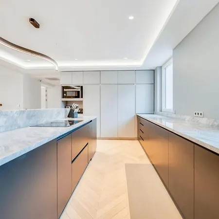 شقة Elegant Apartment Offers Three Bedrooms باريس